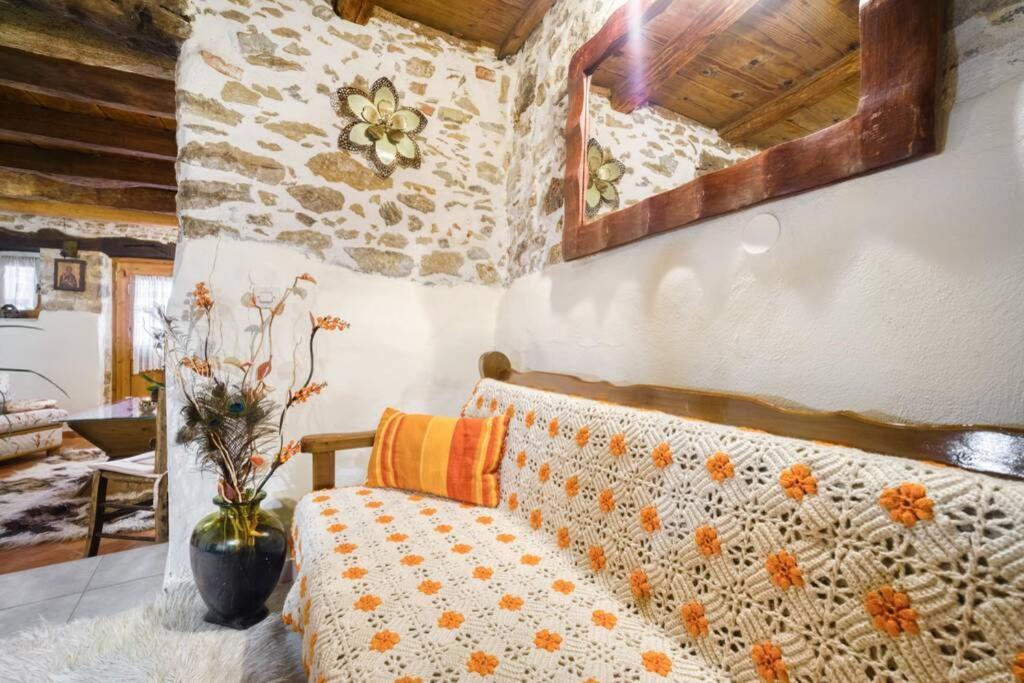 Traditional Cretan Stone House In The Center Of Crete Litos Buitenkant foto