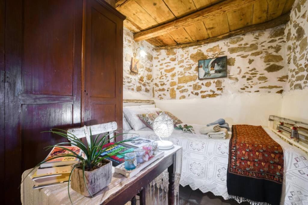Traditional Cretan Stone House In The Center Of Crete Litos Buitenkant foto