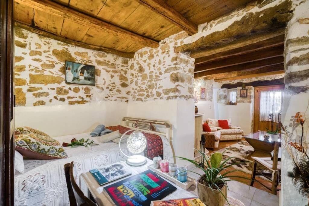 Traditional Cretan Stone House In The Center Of Crete Litos Buitenkant foto