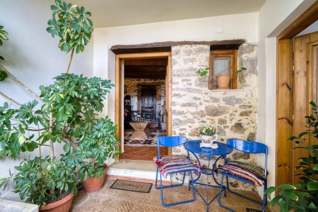 Traditional Cretan Stone House In The Center Of Crete Litos Buitenkant foto
