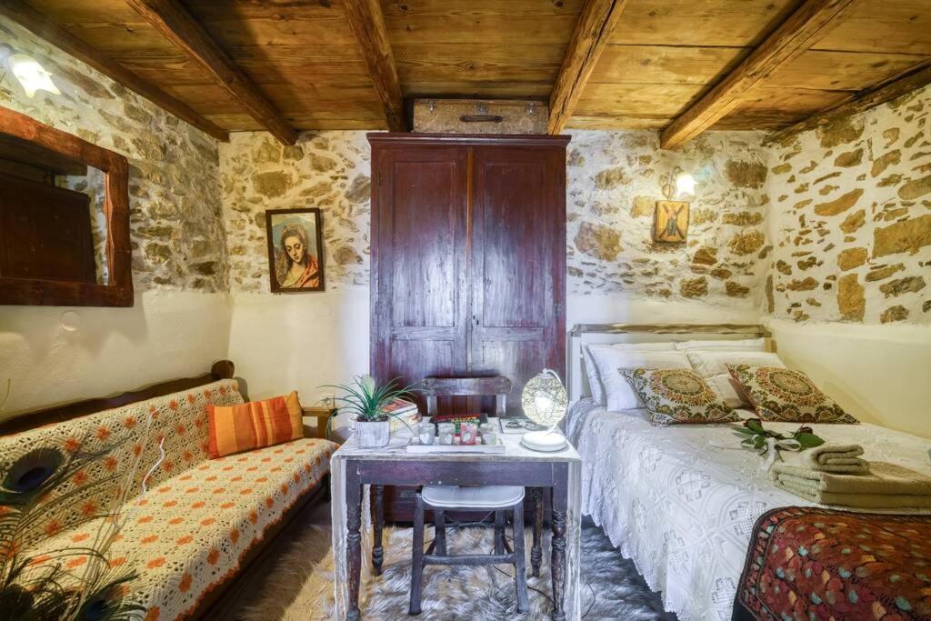 Traditional Cretan Stone House In The Center Of Crete Litos Buitenkant foto